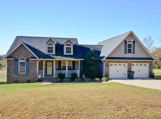 2851 Fuller Mill Rd N, Thomasville, NC 27360