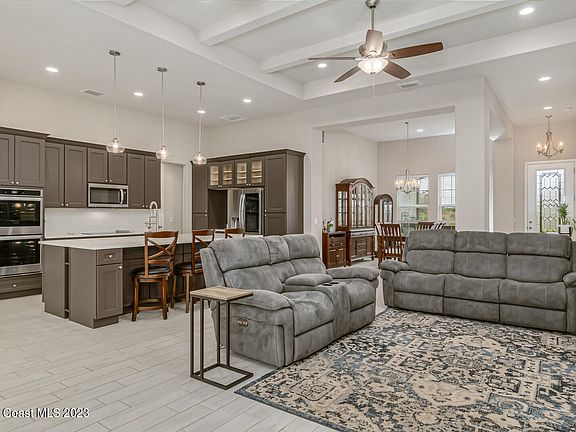 5th image of 2952 Edington Dr