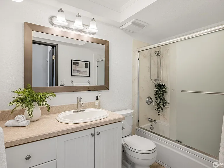 8010 NE 115th Way — Photo 5
