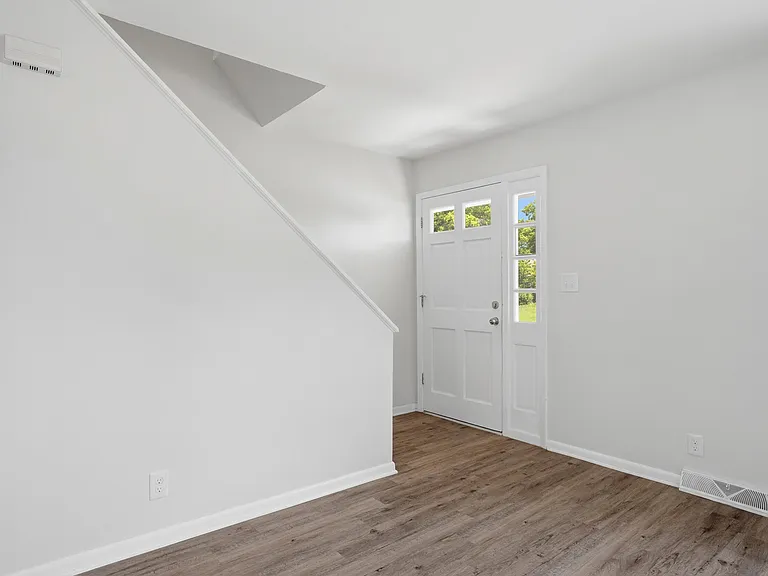 405 Brewer Dr #B — Photo 5