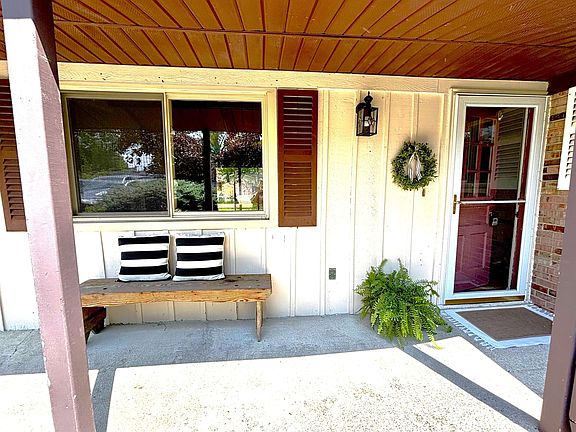 3rd image of 4180 Rosewood Dr
