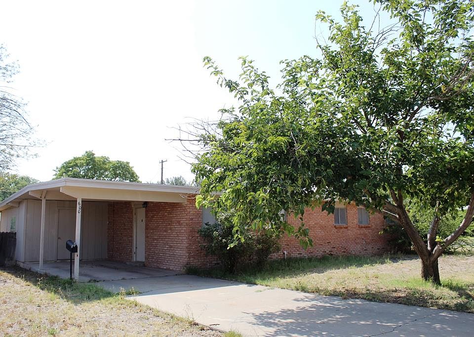 1st image of 600 N Dees St