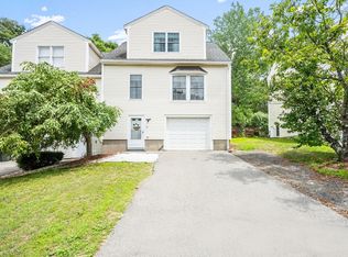 44 Mahogany Run UNIT 44, Leominster, MA 01453