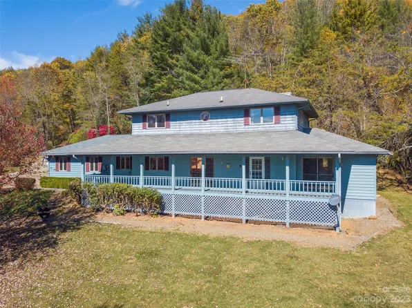 256 Goldfinch Ln, Clyde, NC 28721