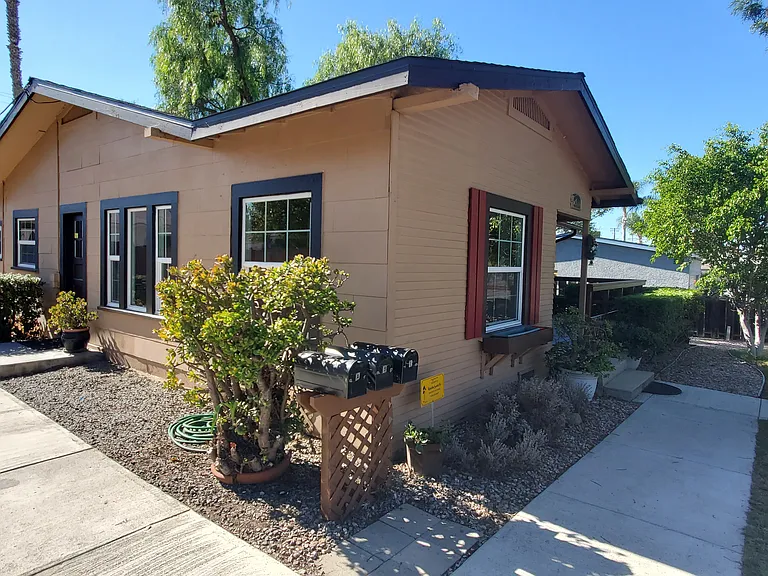 6841 Mohawk St — Photo 3