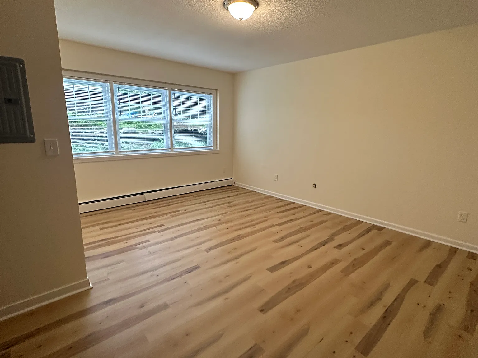 1 bed, 99999 sqft, $2,350 — Photo 4