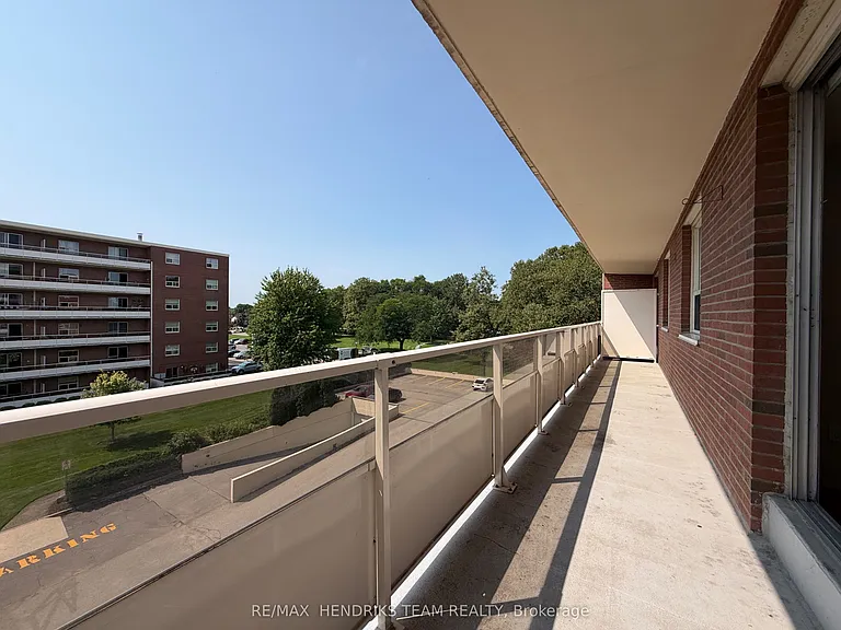 49 Leaside Dr #403 — Photo 10