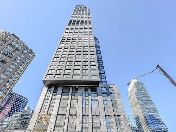 8 Wellesley St W #3708, Toronto, ON M4Y 1E7