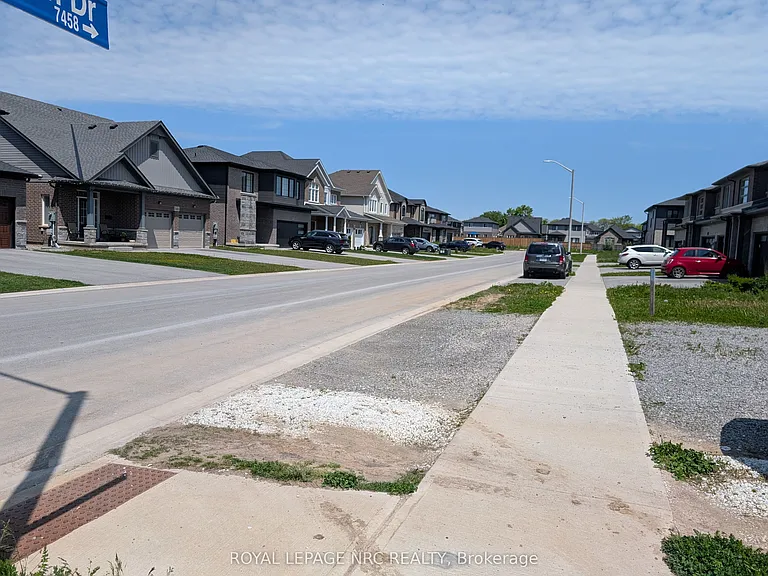 7437 Jonathan Dr — Photo 27