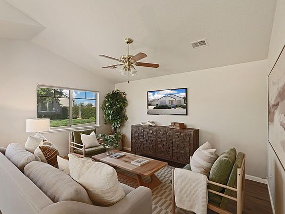 3rd image of 647 Village Dr