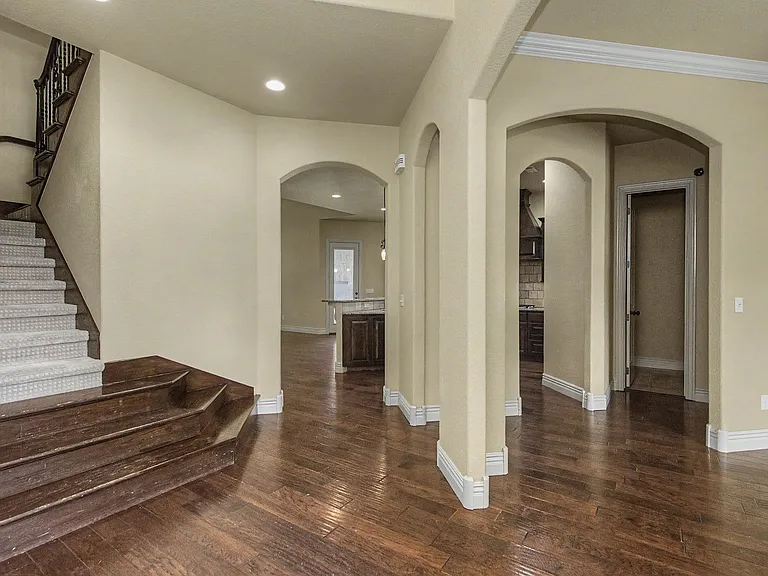 6600 Willowridge Ln — Photo 2