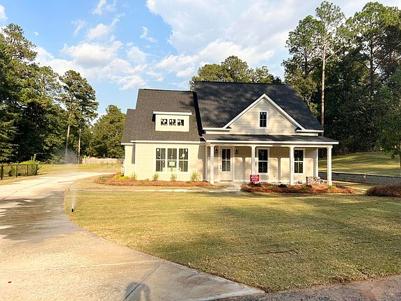 4th image of 2790 Country Club Hills Dr
