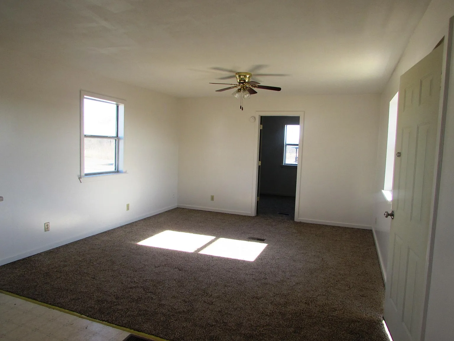 2 bed, 840 sqft, $800 — Photo 3