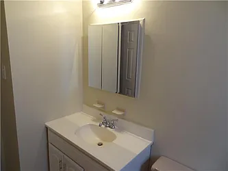 Rented by R New York