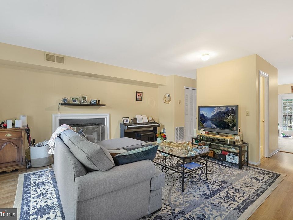 1st image of 3363 Wiehle St