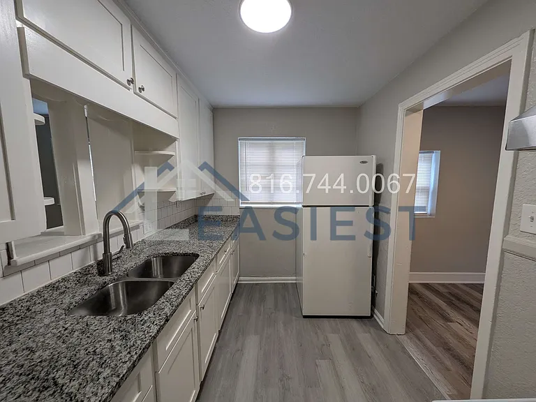 2129 E 77th Ter — Photo 8