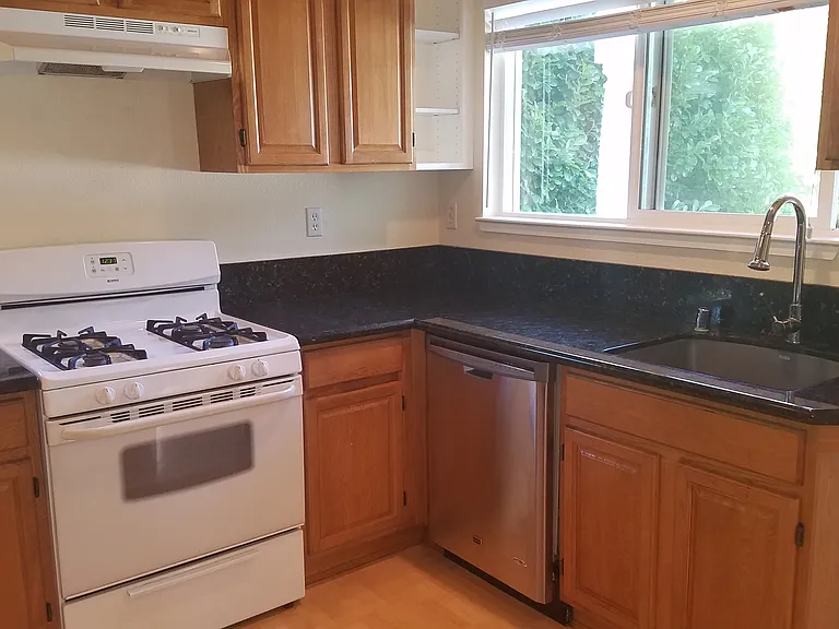 417 Main St — Photo 3