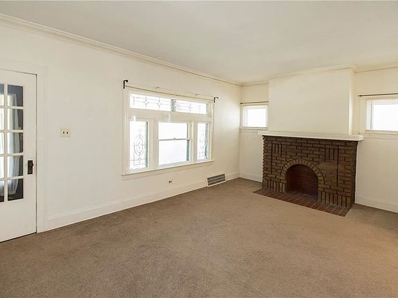 5th image of 2195 Lewis Dr