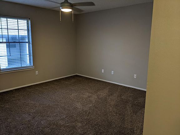 5th image of 861 Majestic Dr #861