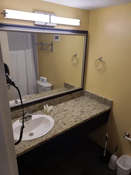 Studio, 400 sqft, $1,100 — Photo 2