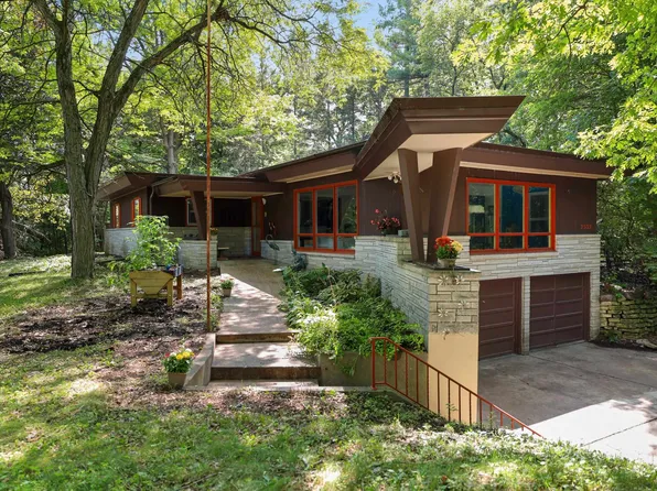 2532 Sheridan Dr, Green Bay, WI 54302