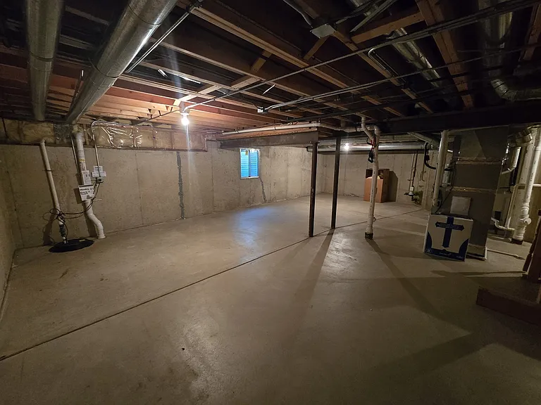 2286 Brookside Ln — Photo 31
