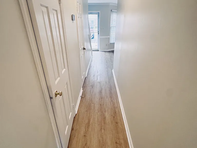582 Tenbee Ln — Photo 16