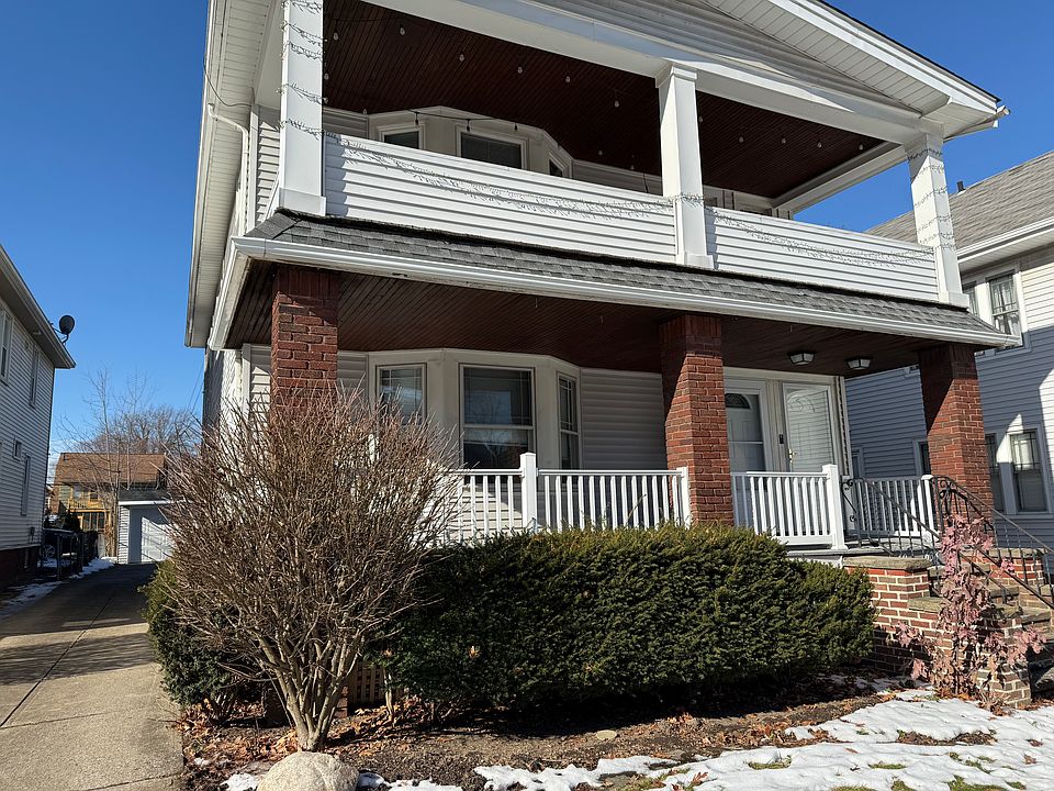 1st image of 1640 Victoria Ave #1
