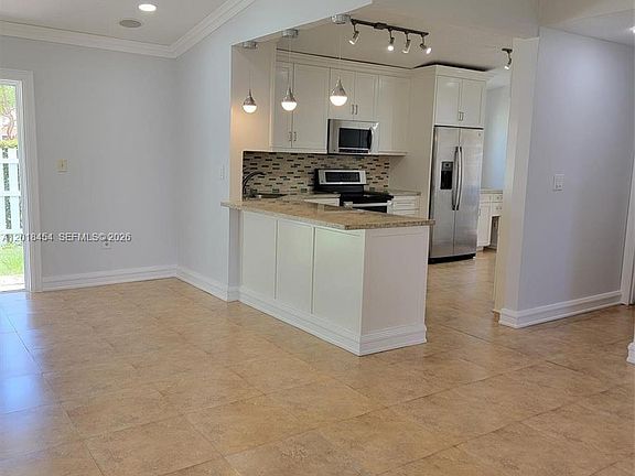 3rd image of 14115 Langley Pl