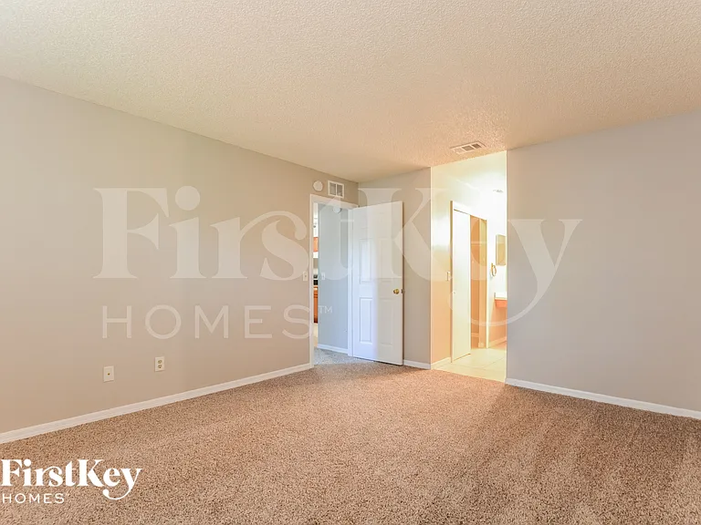 710 Leeward Dr — Photo 9