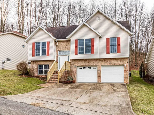 2063 Pinecrest Dr, Morgantown, WV 26505