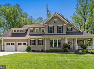 1002 Desale St SW, Vienna, VA 22180