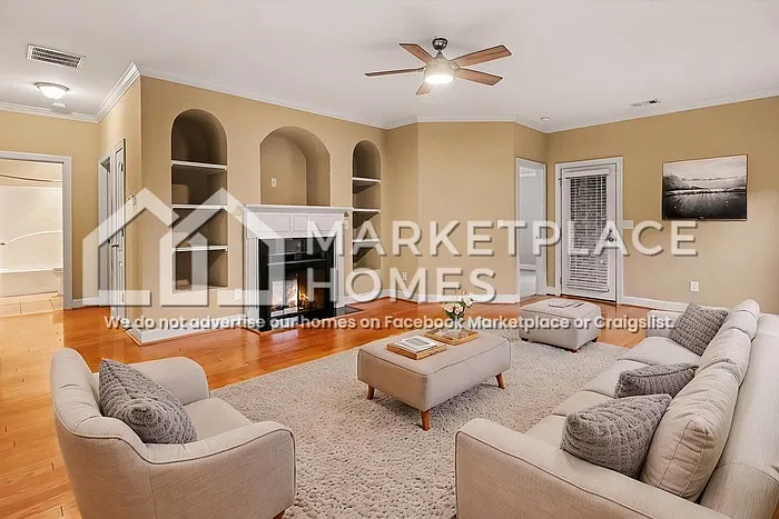 3 bed, 2.0 bath, 2111 sqft, $2,195 — Photo 2