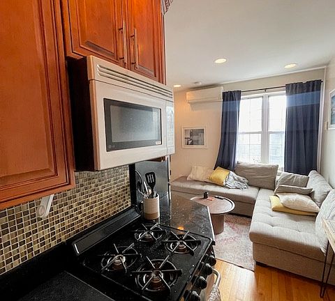 2nd image of 154 Orchard St APT 17