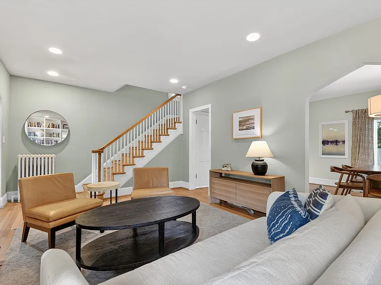3005 McKinley St NW — Photo 4