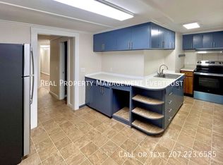 100 Main St #B, Winthrop, ME 04364