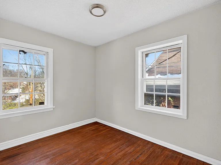 6713 Kenwood Dr — Photo 4