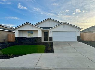 7021 Elm St, Visalia, CA 93291