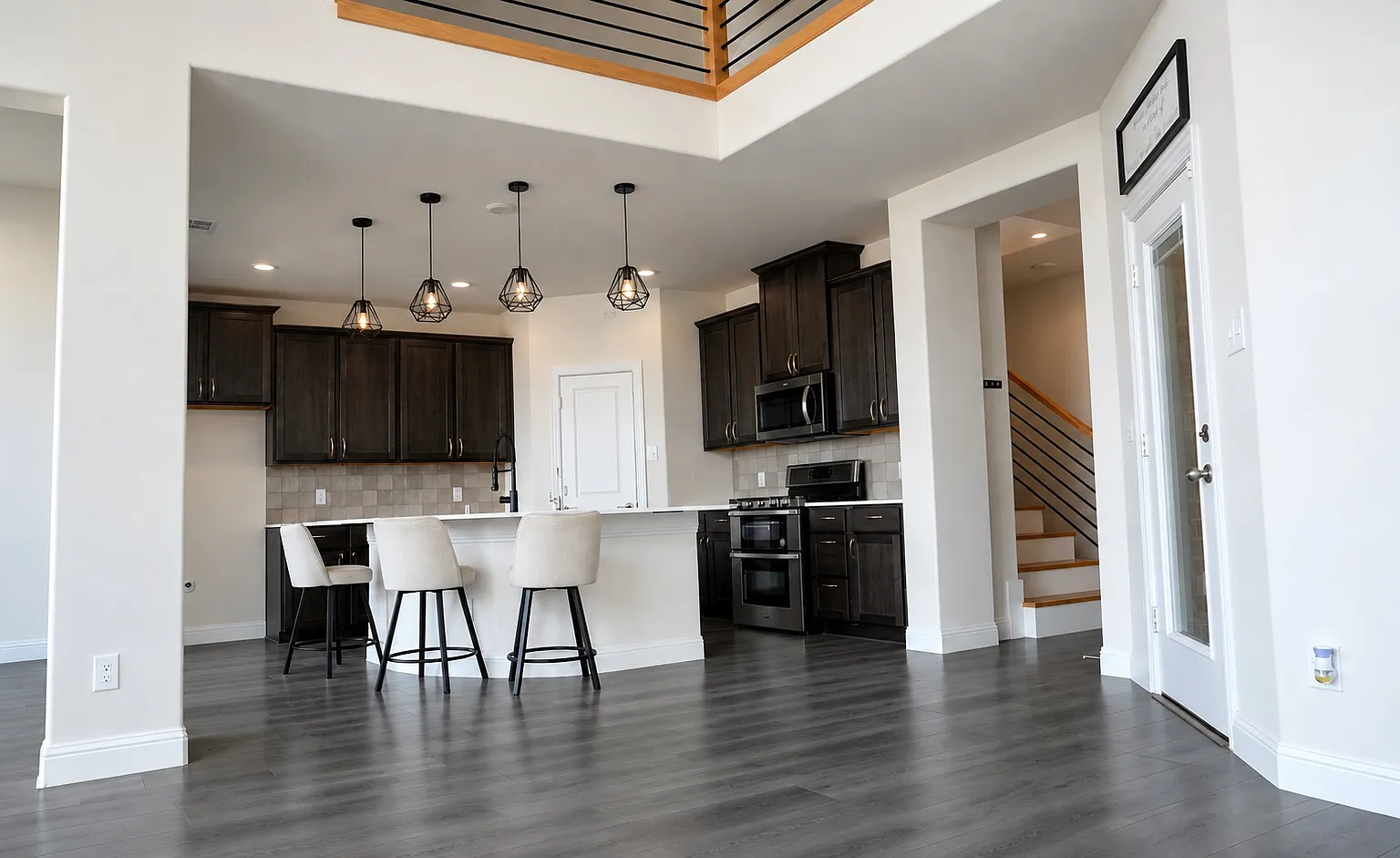 4 bed, 2.5 bath, 2393 sqft, $2,850 — Photo 3