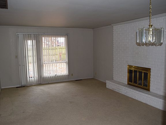 3rd image of 4501 N Gishler Dr