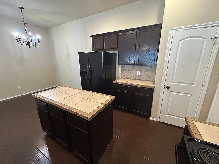 298 Rosalie Dr — Photo 9