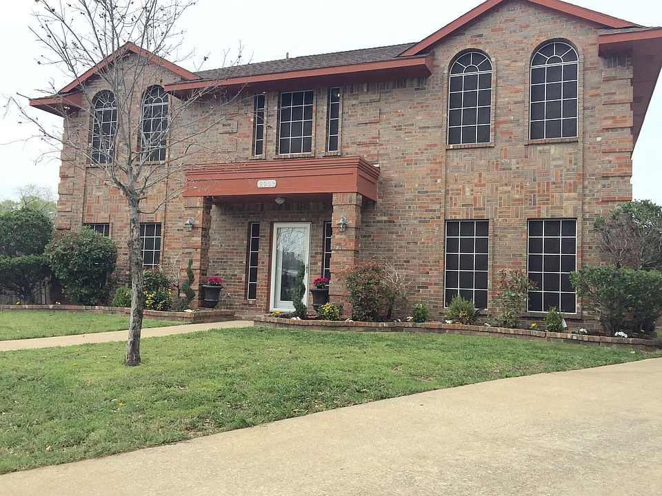 1st image of 2933 Jeremy Dr
