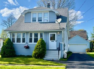 3662 6th St, Hamburg, NY 14219
