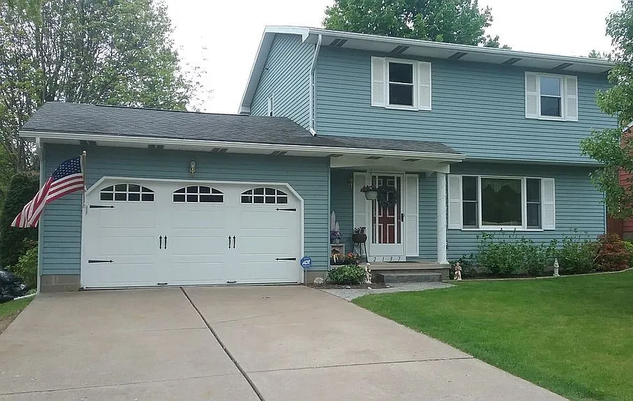 2137 Delphos Dr photo 1