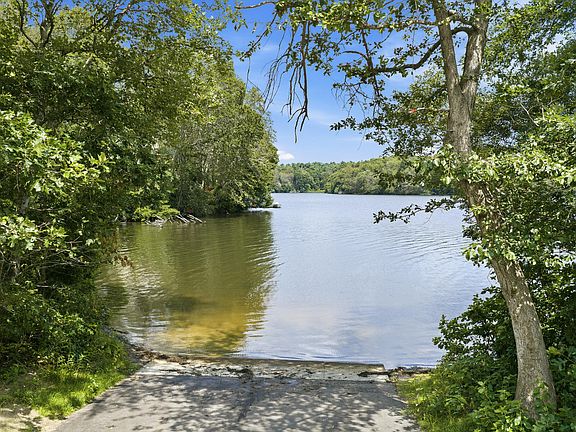 5th image of 32 Shields Road