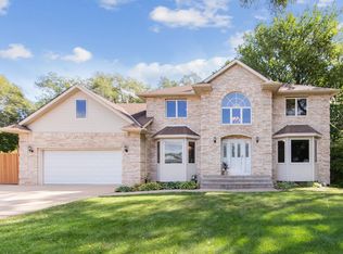 720 McKnight Rd S, Maplewood, MN 55119