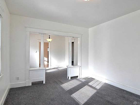 4th image of 805 Cottage Ave