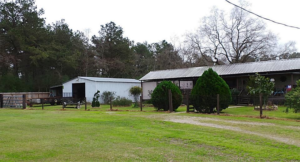 Fully fenced with circular driveway
