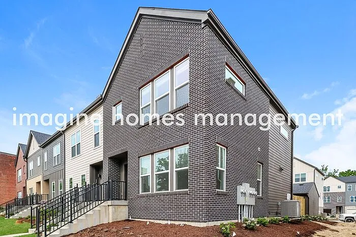 2517 May St — Photo 2
