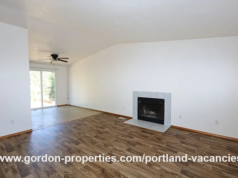 9641 SE Schiller St — Photo 2